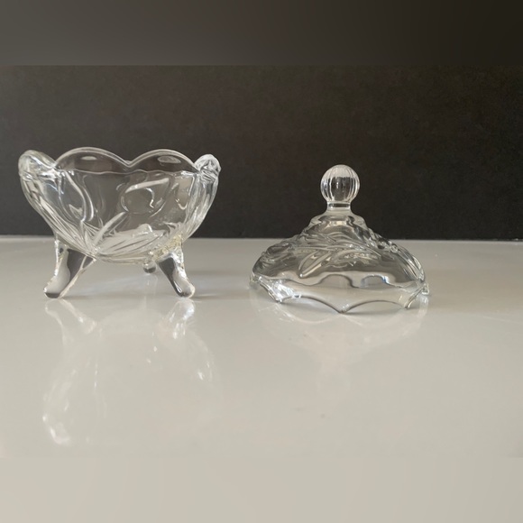 Vintage Crystal Bowl Candy Dish Lead w/ Three Footed - Picture 4 of 7